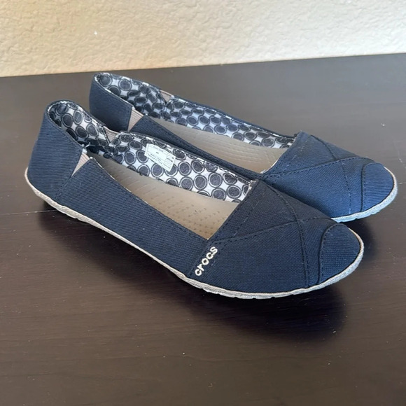 CROCS Black Slip On Flats 6.5/7M - Picture 2 of 6